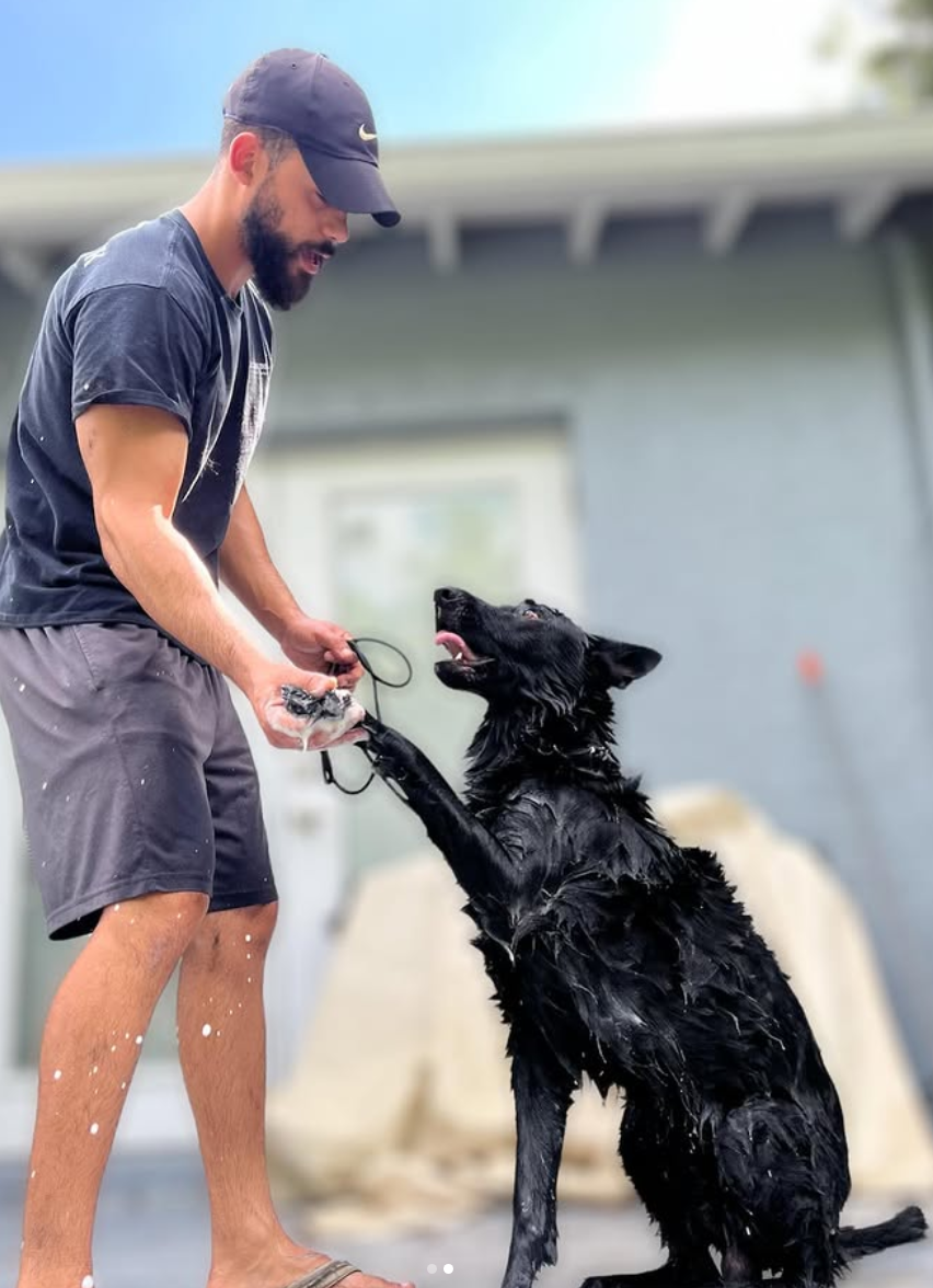 Caio training a dog